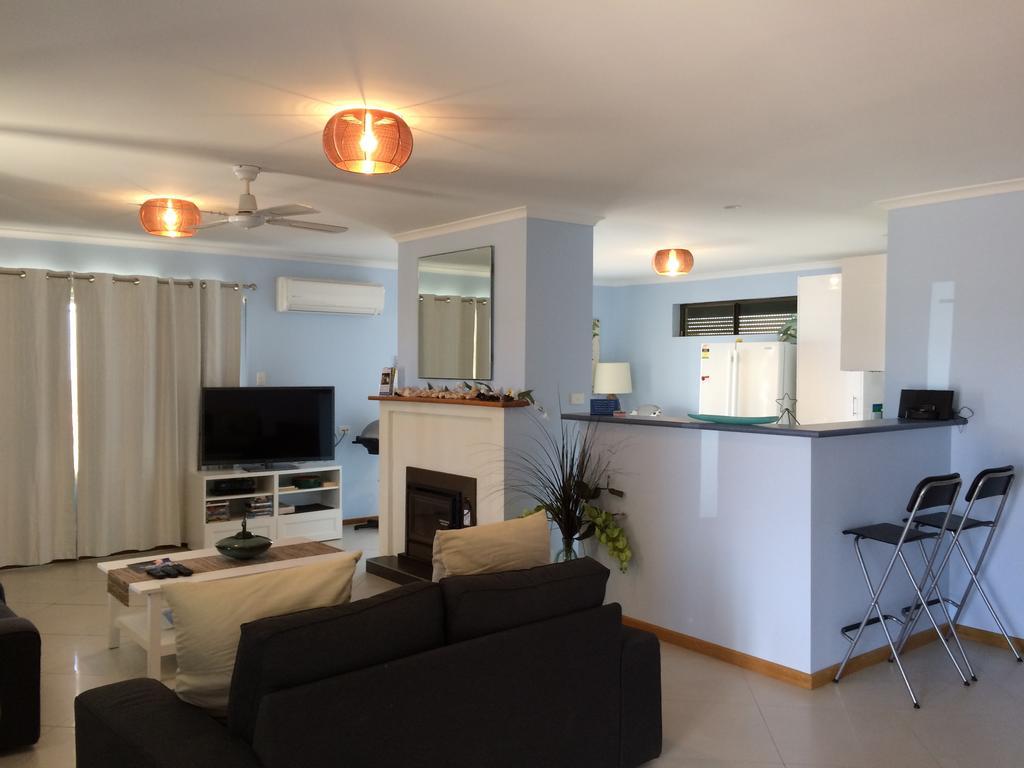 Salty Air Apartments Kingscote Kangaroo Island Buitenkant foto