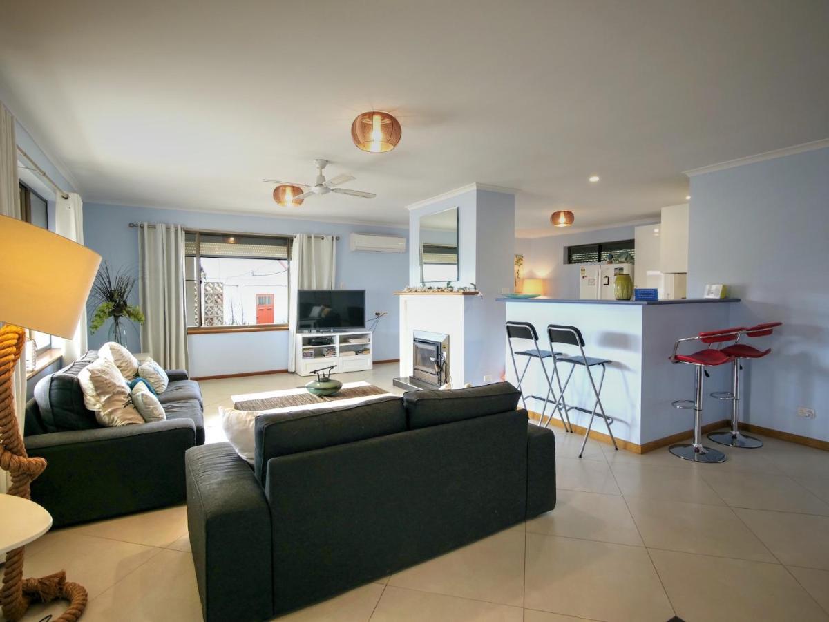 Salty Air Apartments Kingscote Kangaroo Island Buitenkant foto